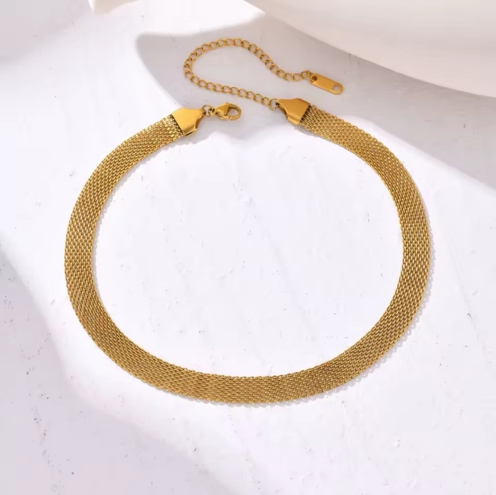 Elegant Gold✨️ Mesh Necklace GP STAINLESS steel Hypoallergenic. GORGEOUS ✨️ - Picture 3 of 8